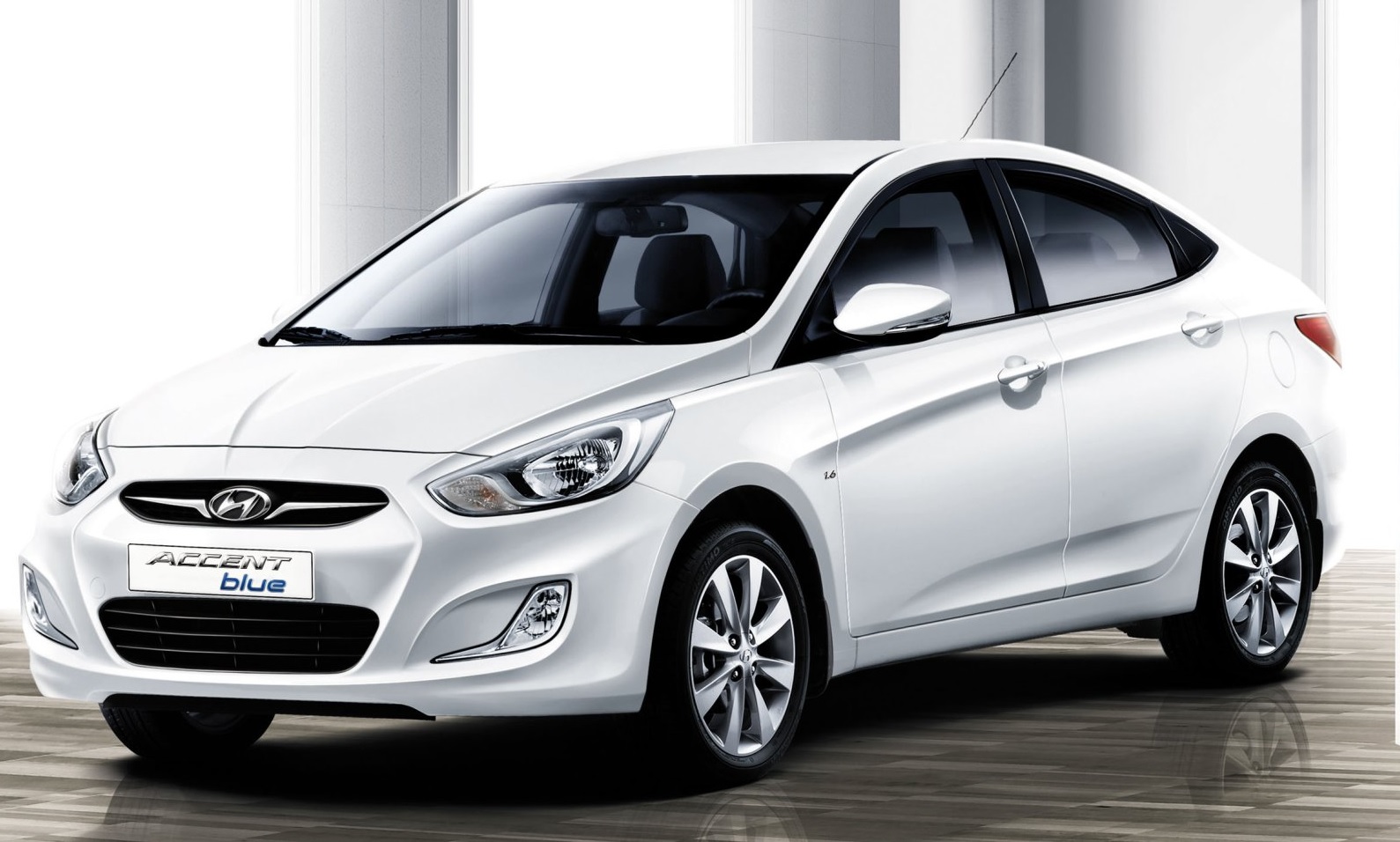  Hyundai Accent Blue Yakıt Deposu Kapasitesi (2010 - 2024)